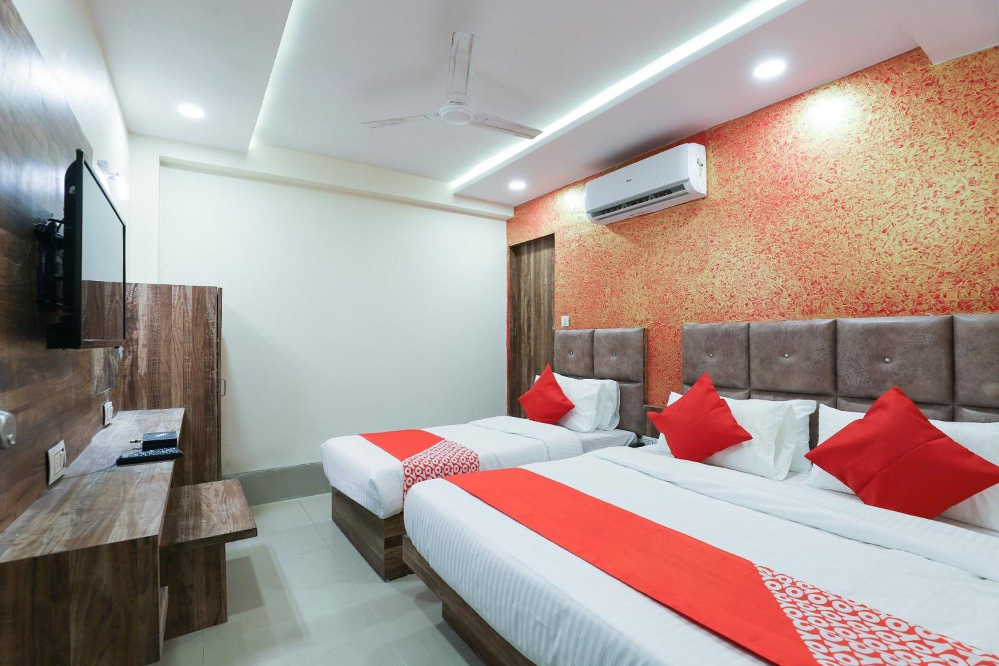 Hotel O Dream Stay Sarkhej エクステリア 写真