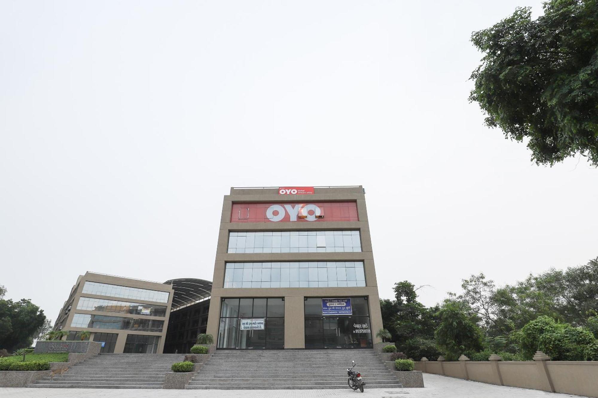 Hotel O Dream Stay Sarkhej エクステリア 写真