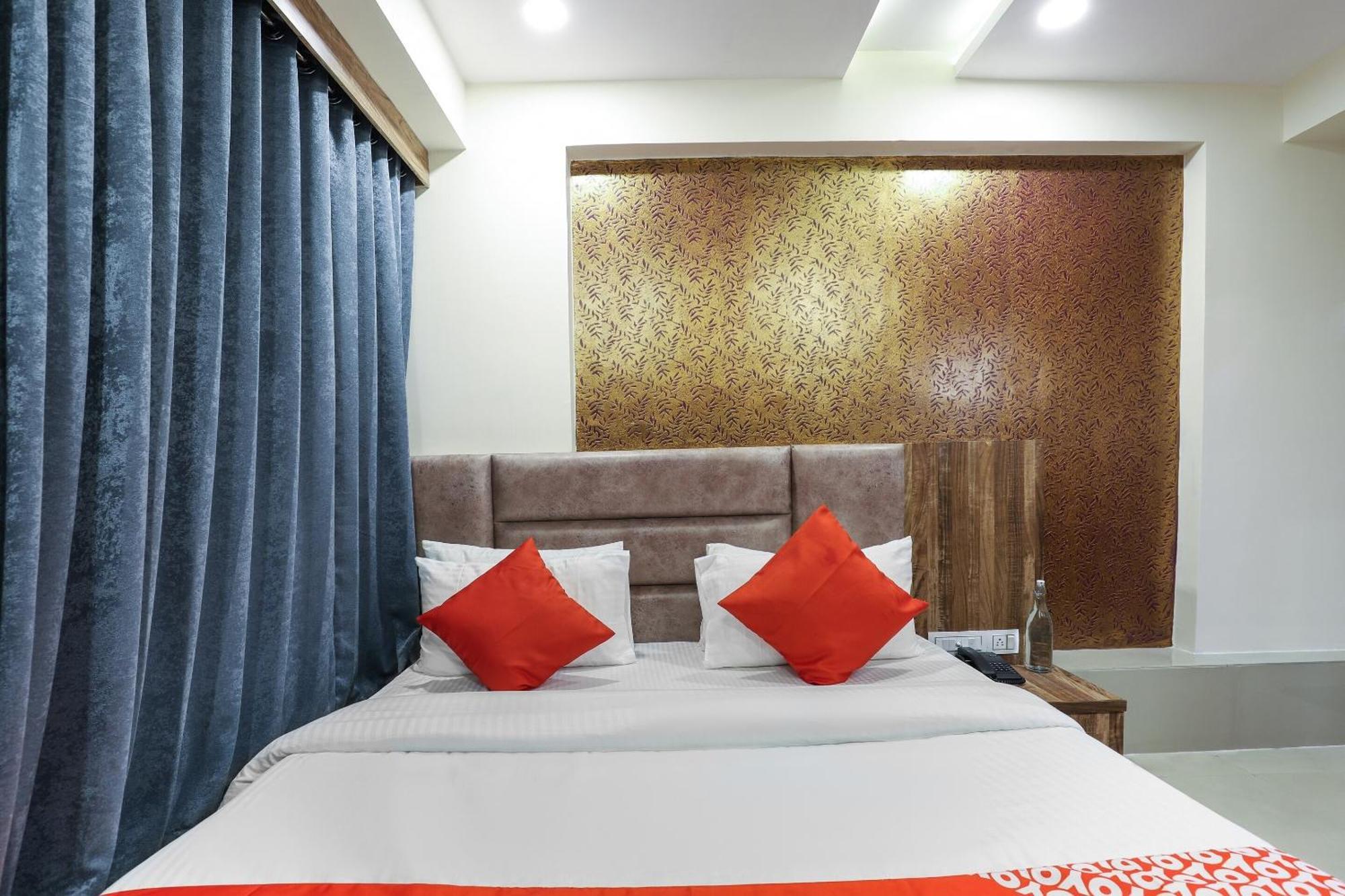Hotel O Dream Stay Sarkhej エクステリア 写真