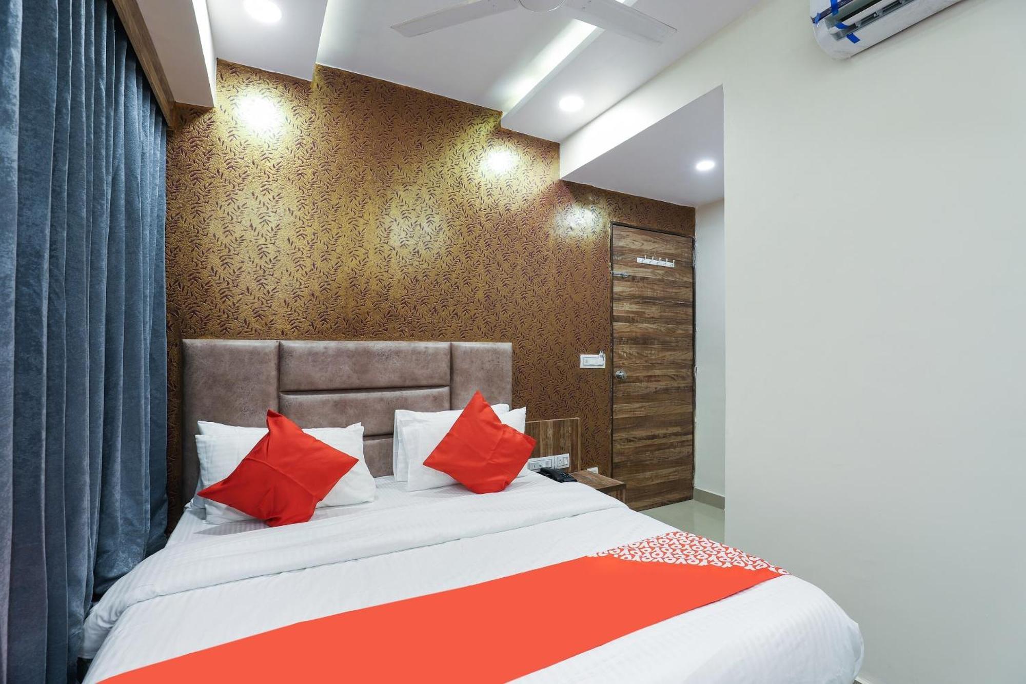 Hotel O Dream Stay Sarkhej エクステリア 写真